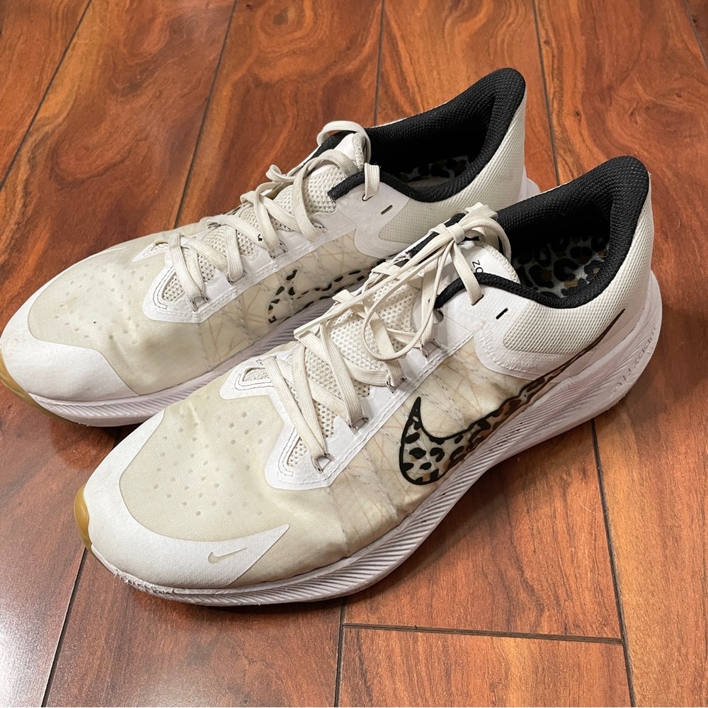 Nike Air Zoom Winflo 8 Premium
'White Leopard'